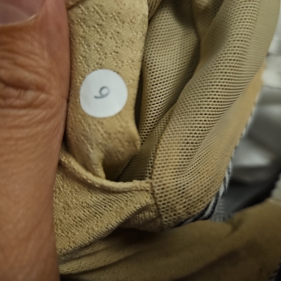 Lululemon White Tank Top size 6 - Picture 3 of 4